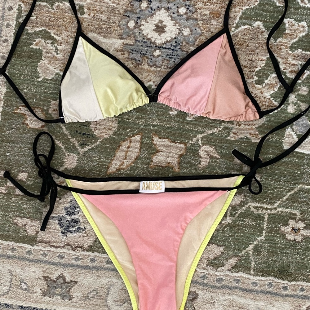 Amuse Colorblock Bikini Set